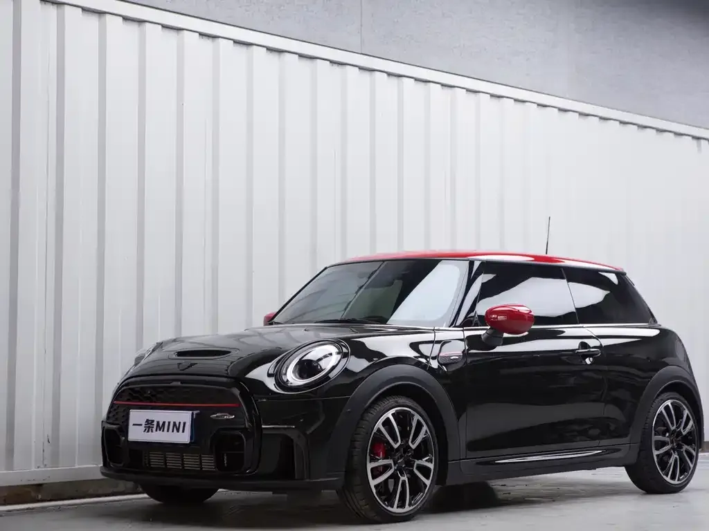 MINI JCW (John Cooper Works) — фото 1