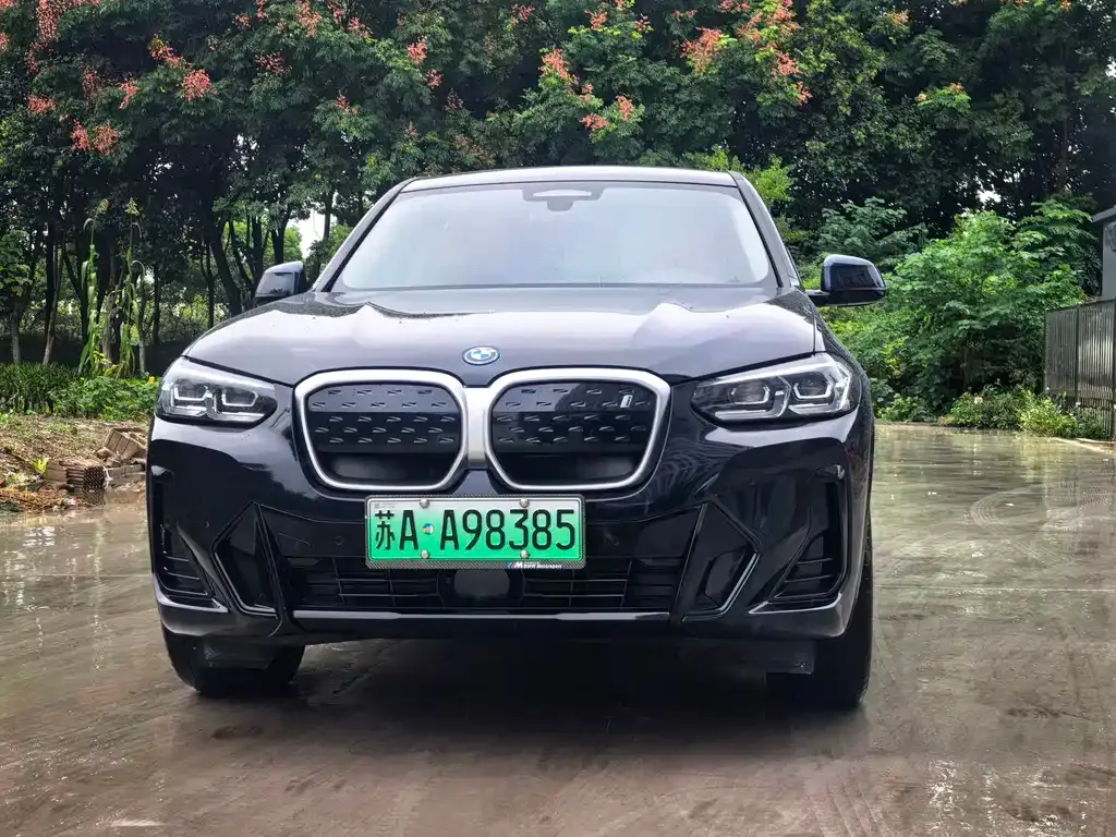 BMW iX3 — фото 8