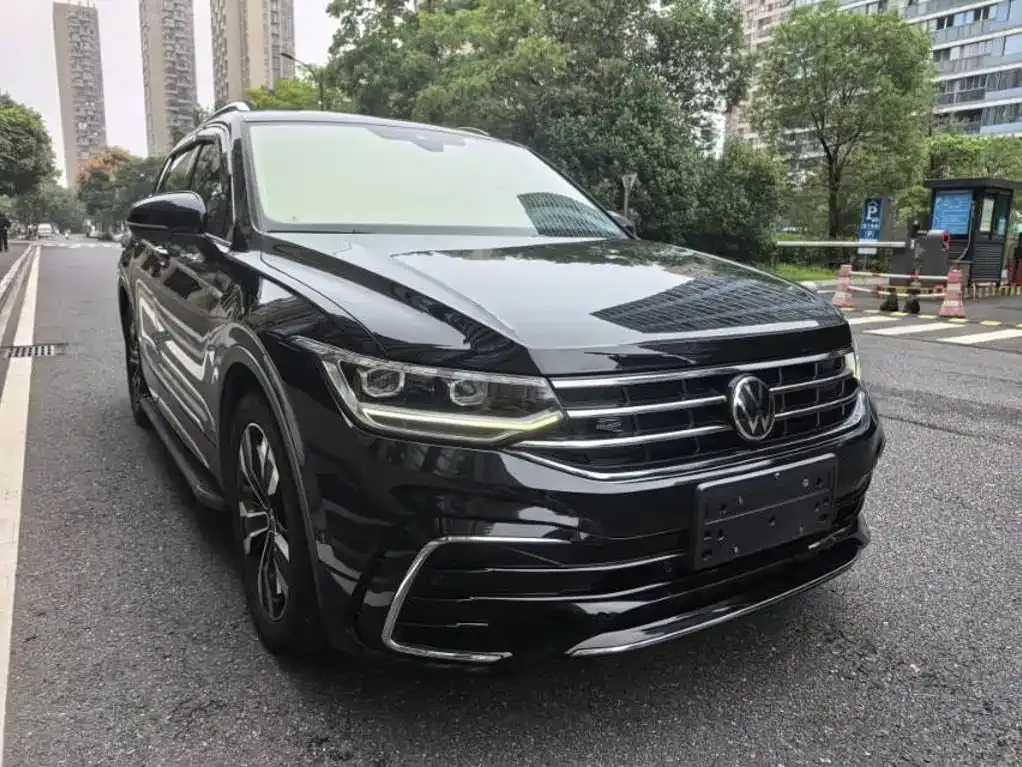 Volkswagen Tiguan L — фото 7