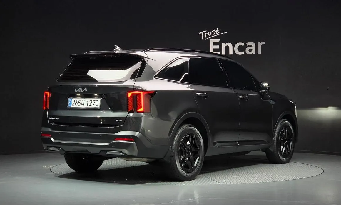 Kia Sorento — фото 8