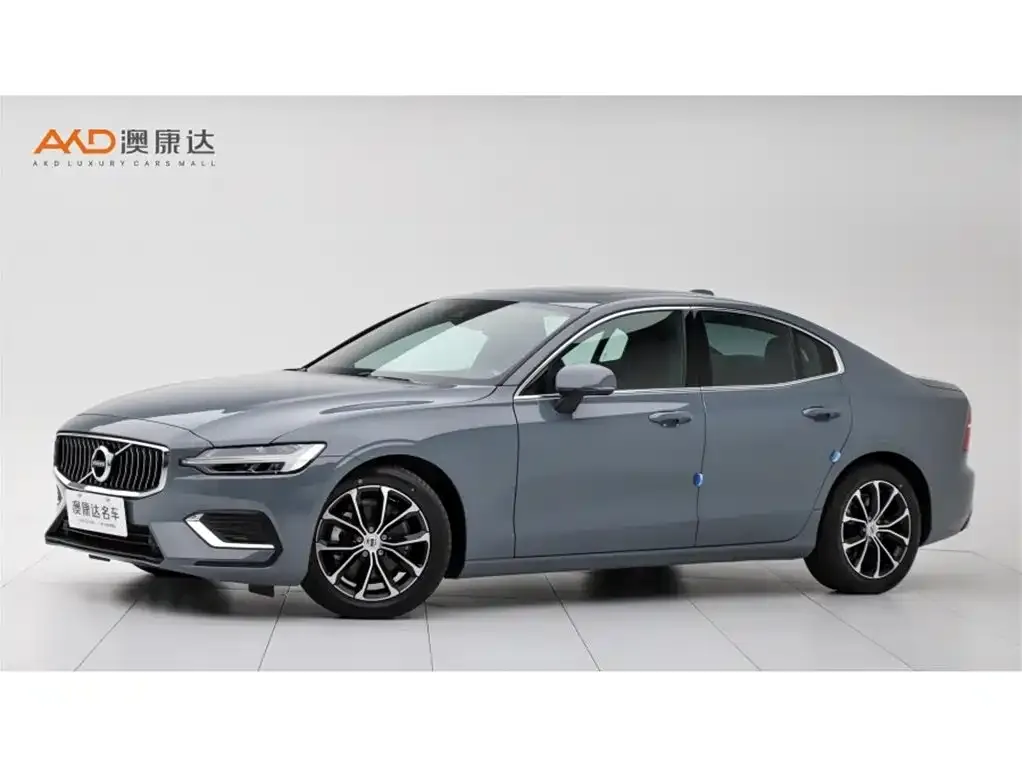 Volvo S60 — фото 1