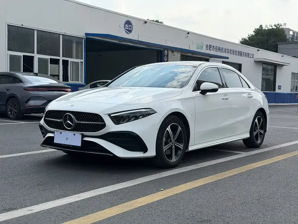 Mercedes-Benz A-Class — фото 1
