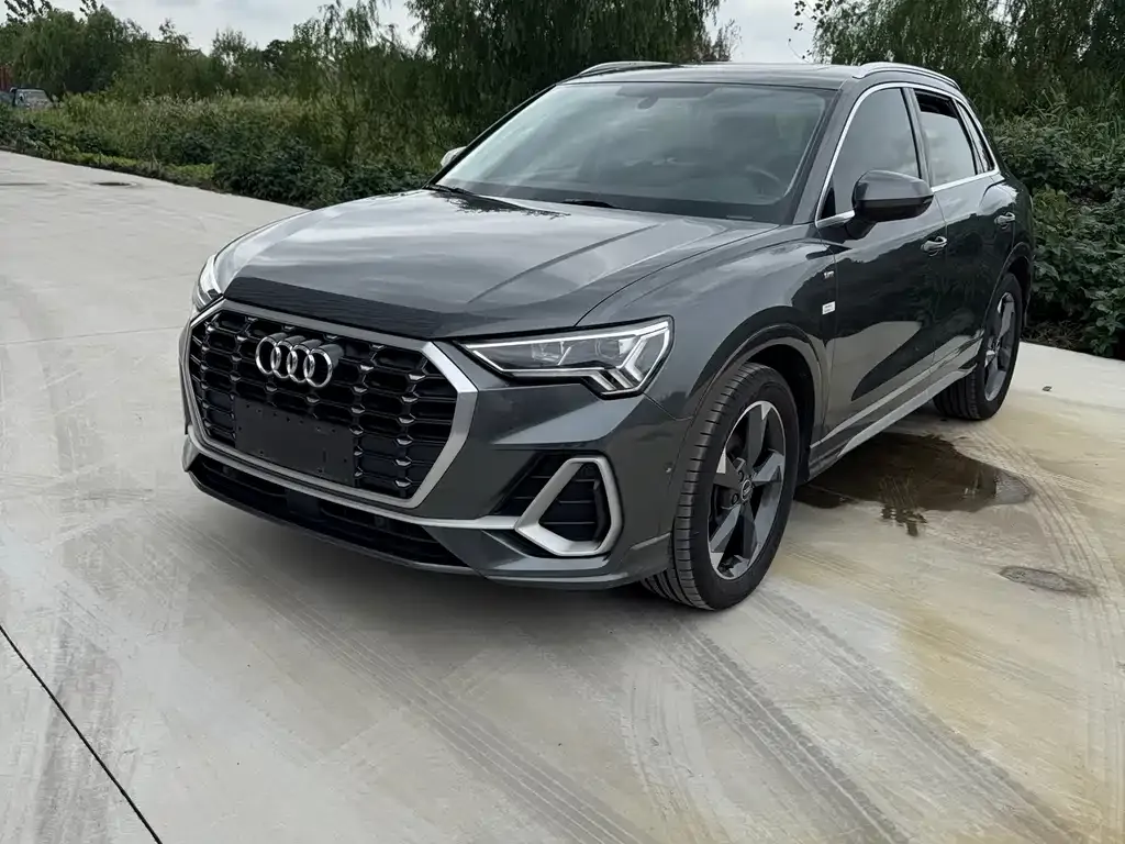 Audi Q3 — фото 1
