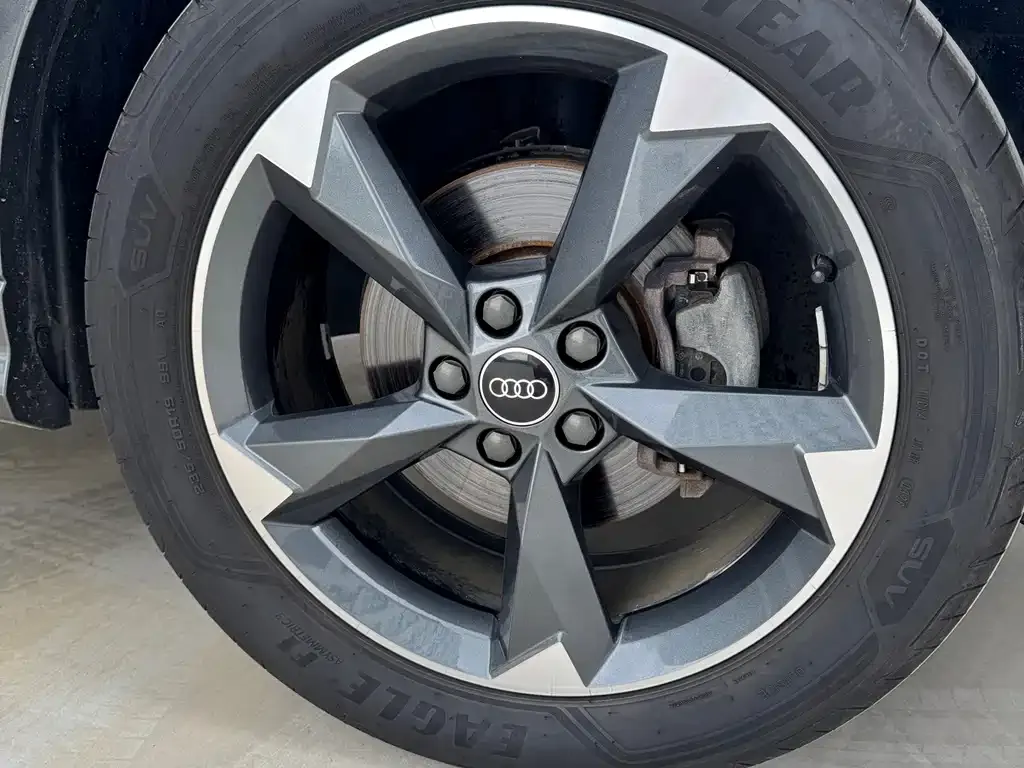Audi Q3 — фото 9