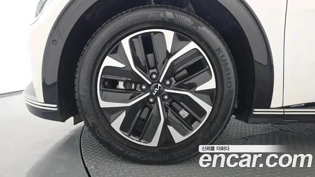 Kia EV6 — фото 9