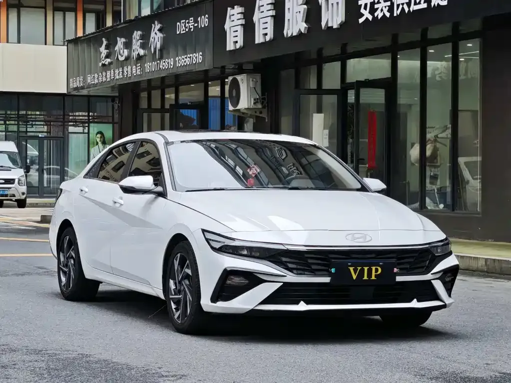 Hyundai Elantra — фото 2