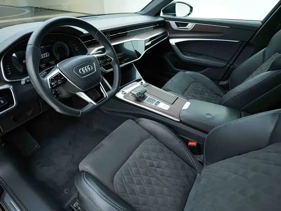 Audi A6L — фото 9