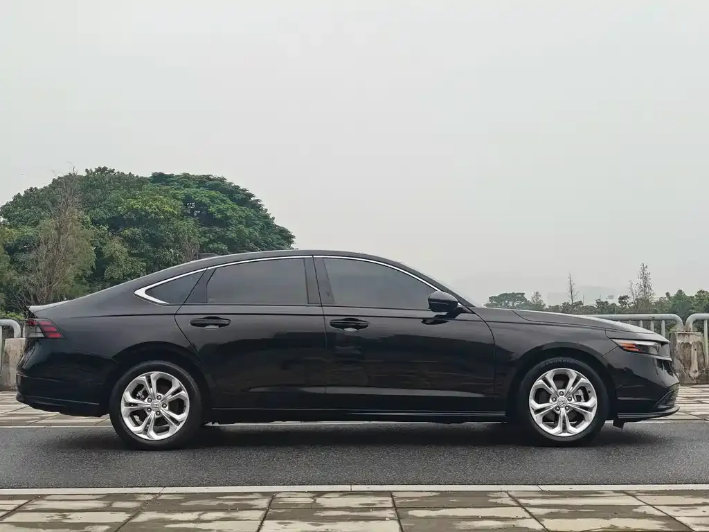 Honda Accord — фото 3