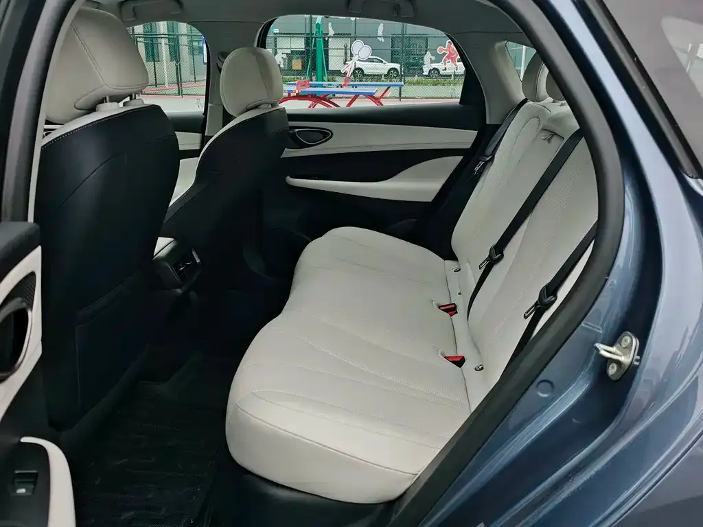 BYD Seal 05 DM-i — фото 6