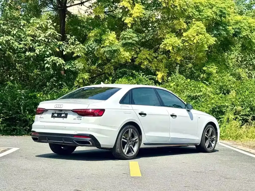 Audi A4L — фото 8