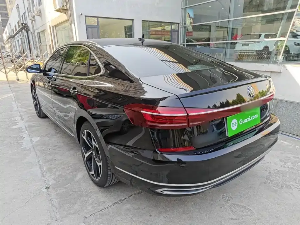 Volkswagen Passat — фото 8