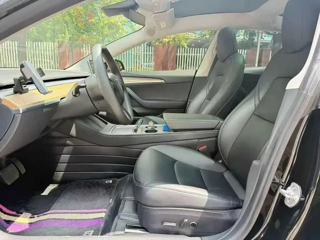 Tesla Model 3 — фото 2