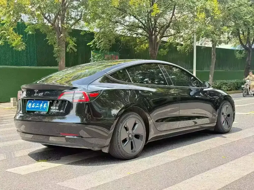 Tesla Model 3 — фото 5