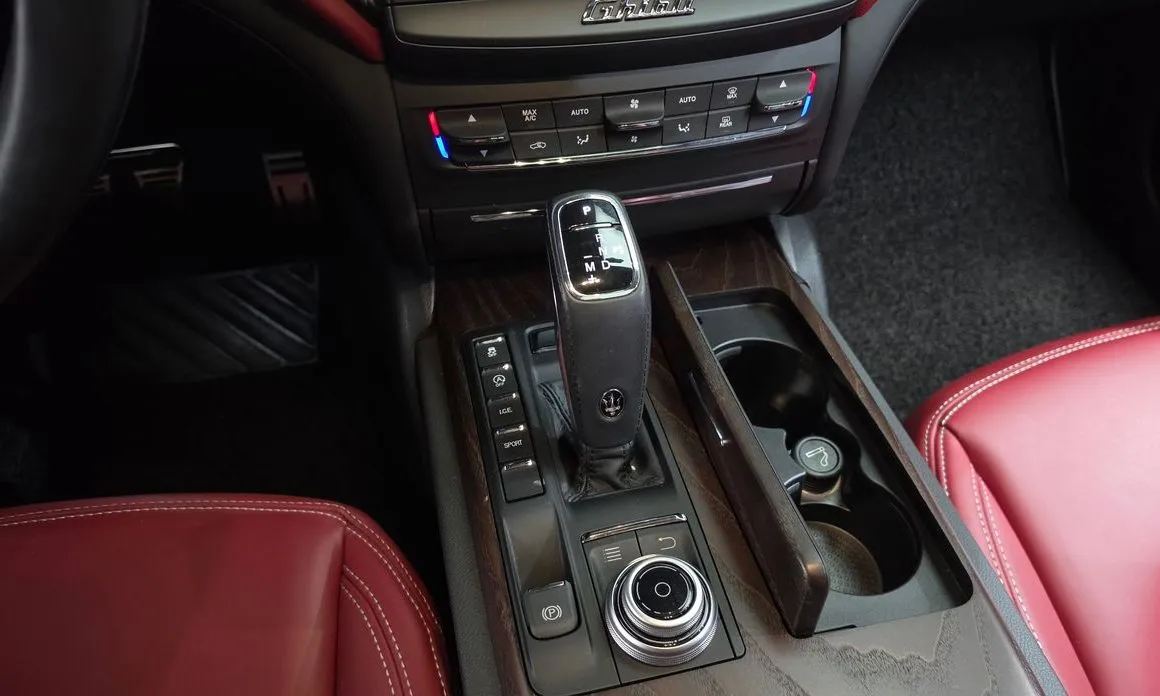 Maserati Ghibli — фото 10