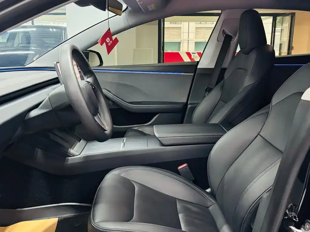 Tesla Model 3 — фото 5