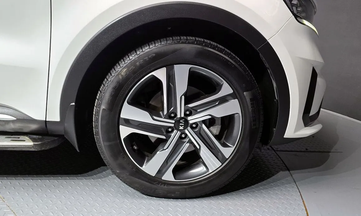 Kia Sorento — фото 5