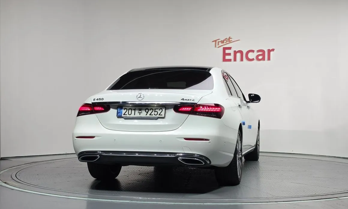 Mercedes-Benz E-Class — фото 5