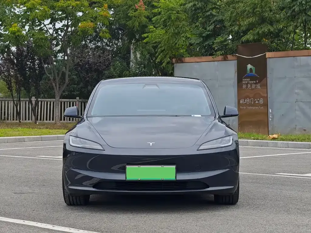 Tesla Model 3 — фото 10