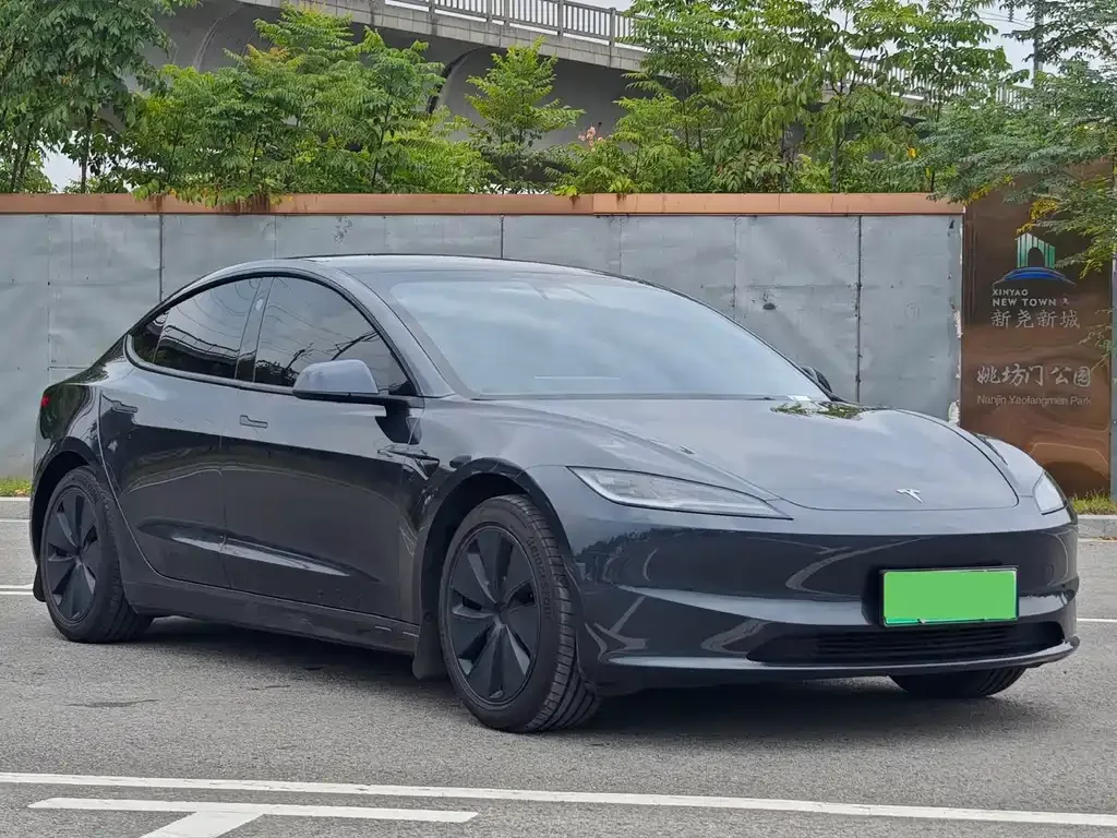Tesla Model 3 — фото 7