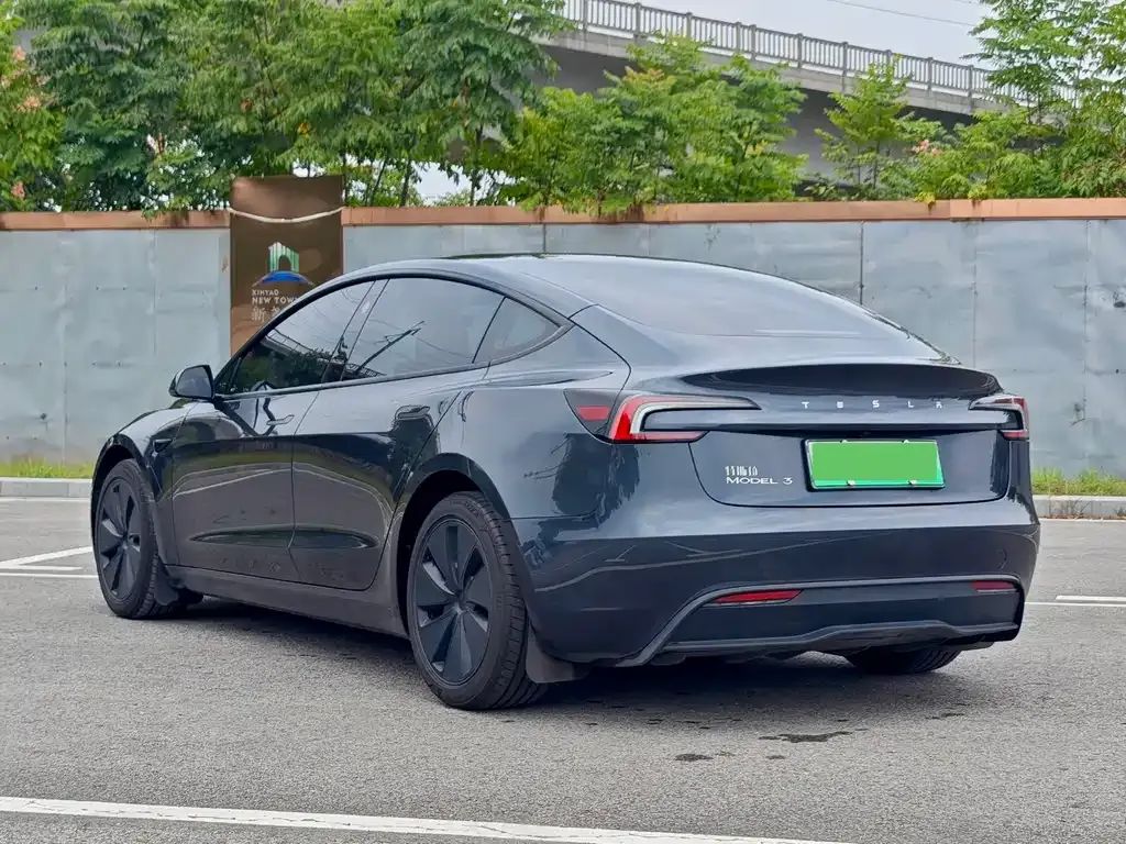 Tesla Model 3 — фото 8