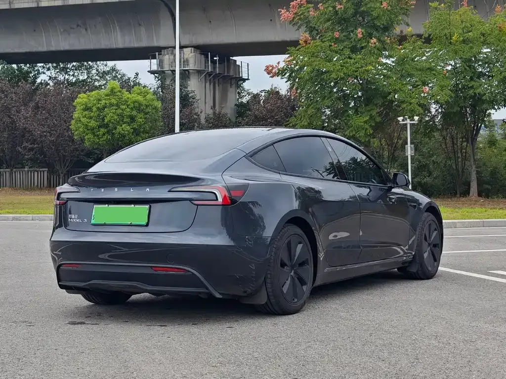 Tesla Model 3 — фото 6