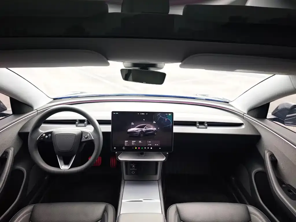 Tesla Model 3 — фото 4