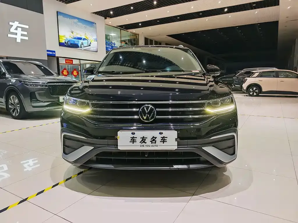 Volkswagen Tiguan L — фото 4