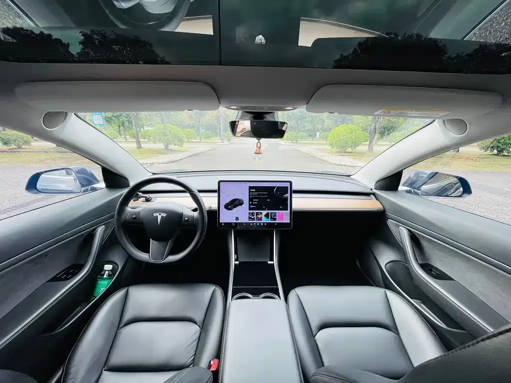 Tesla Model 3 — фото 8