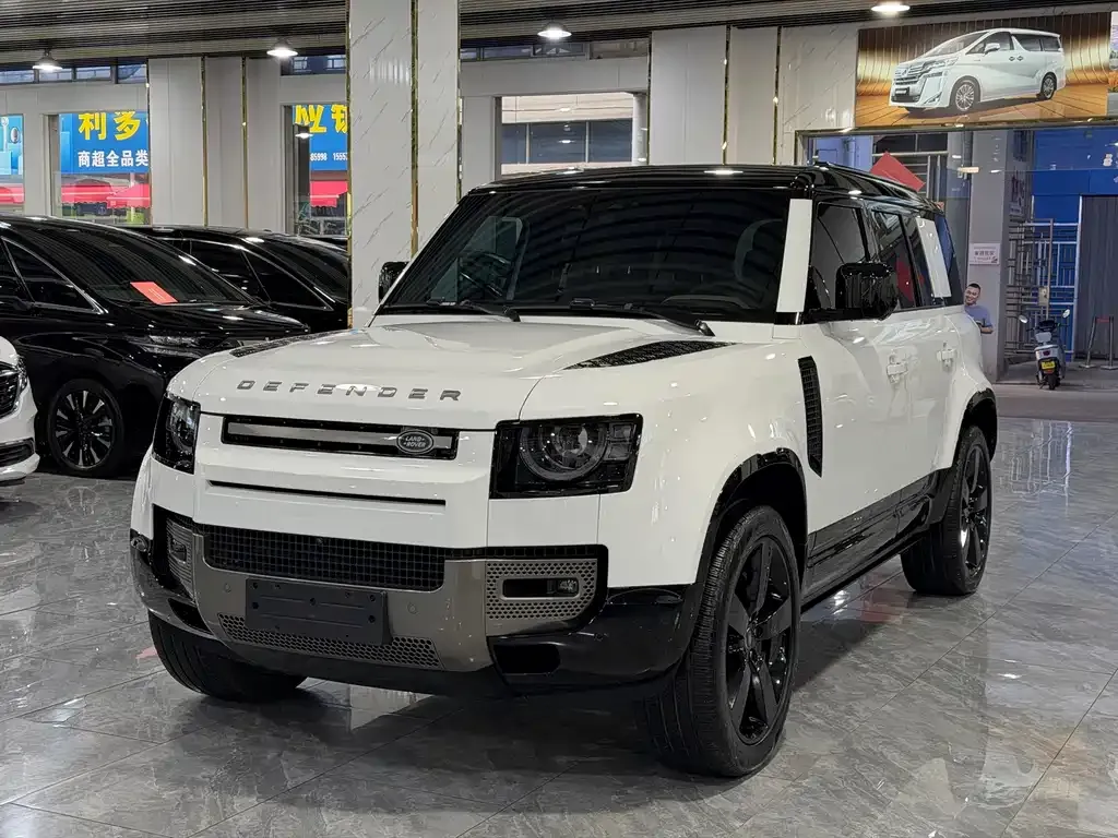 Land Rover Defender — фото 1