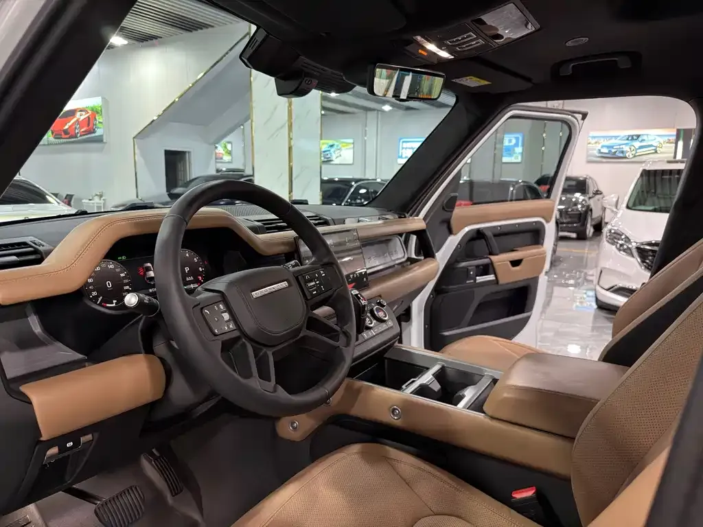 Land Rover Defender — фото 10