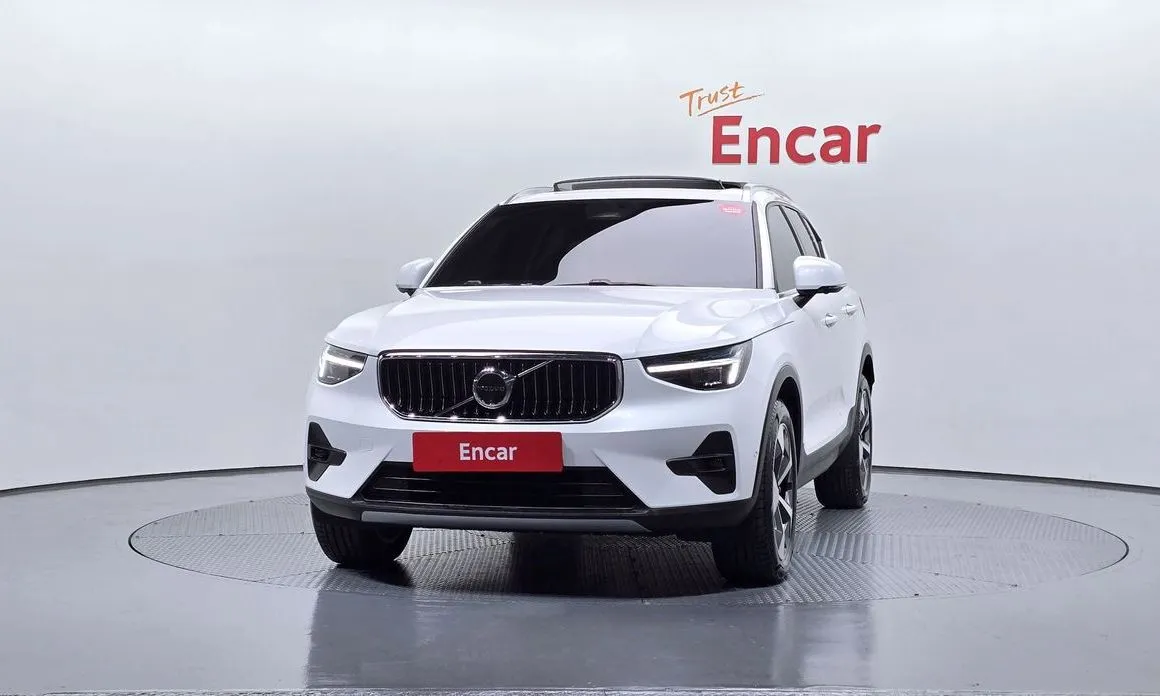 Volvo XC40 — фото 2