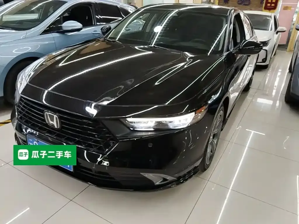 Honda Accord — фото 1