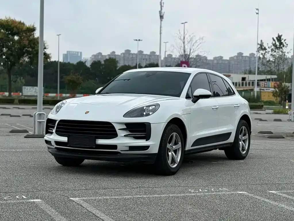 Porsche Macan — фото 1