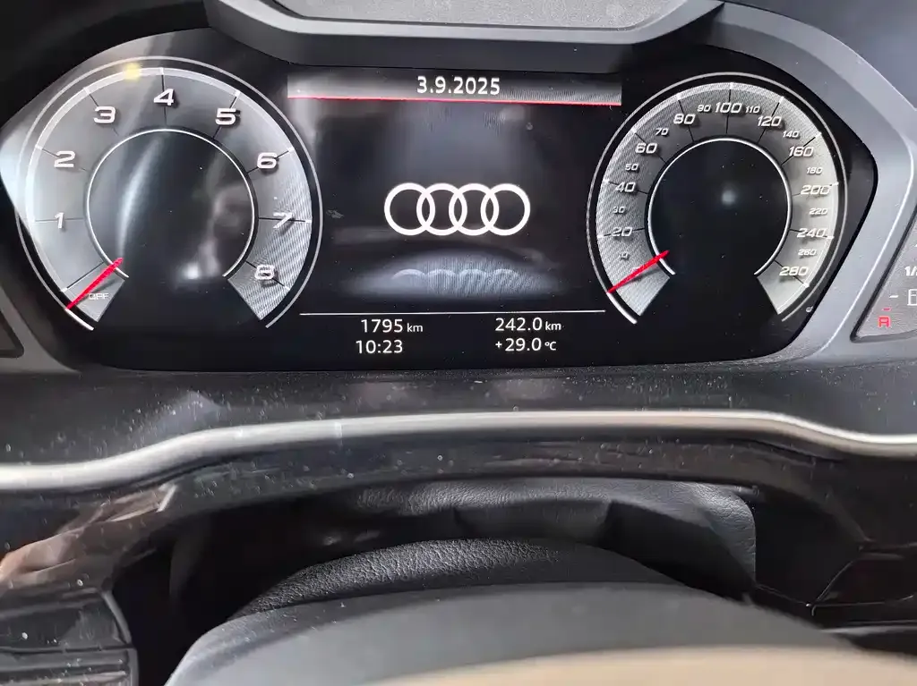 Audi Q3 — фото 6