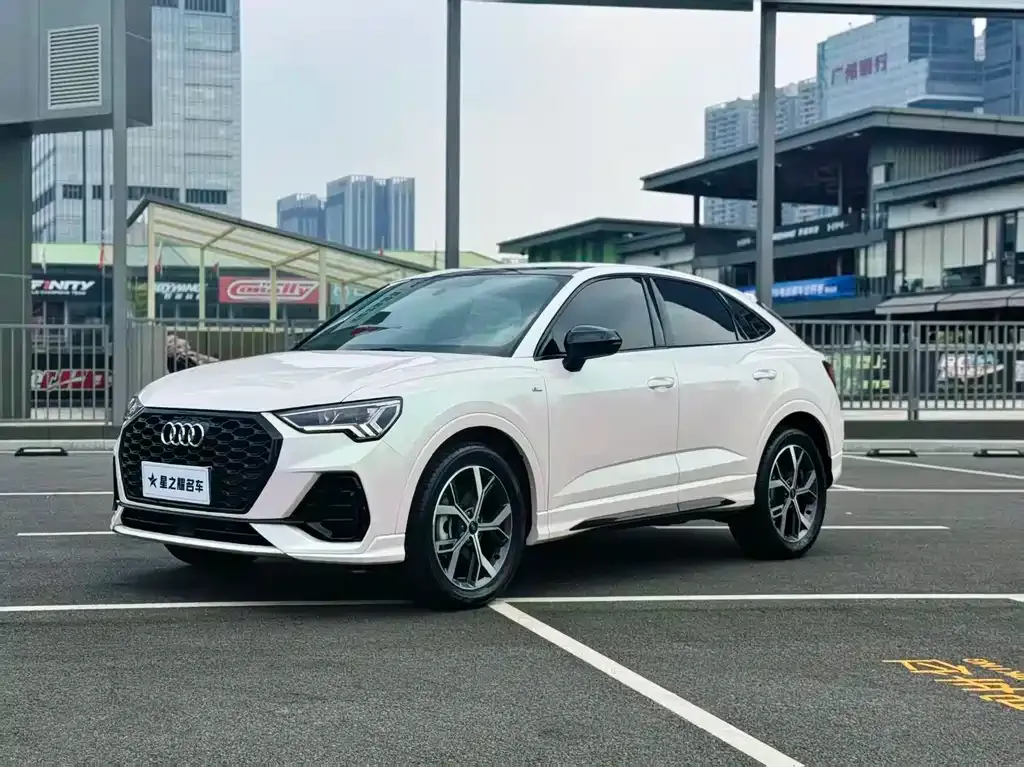 Audi Q3 Sportback — фото 1