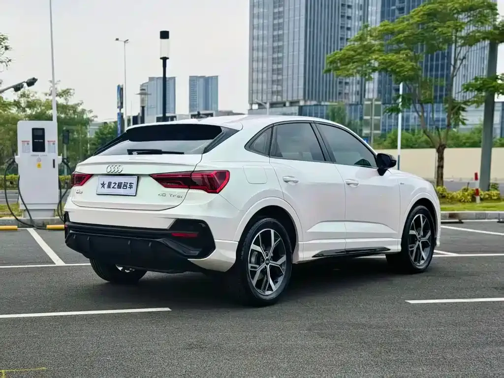Audi Q3 Sportback — фото 8