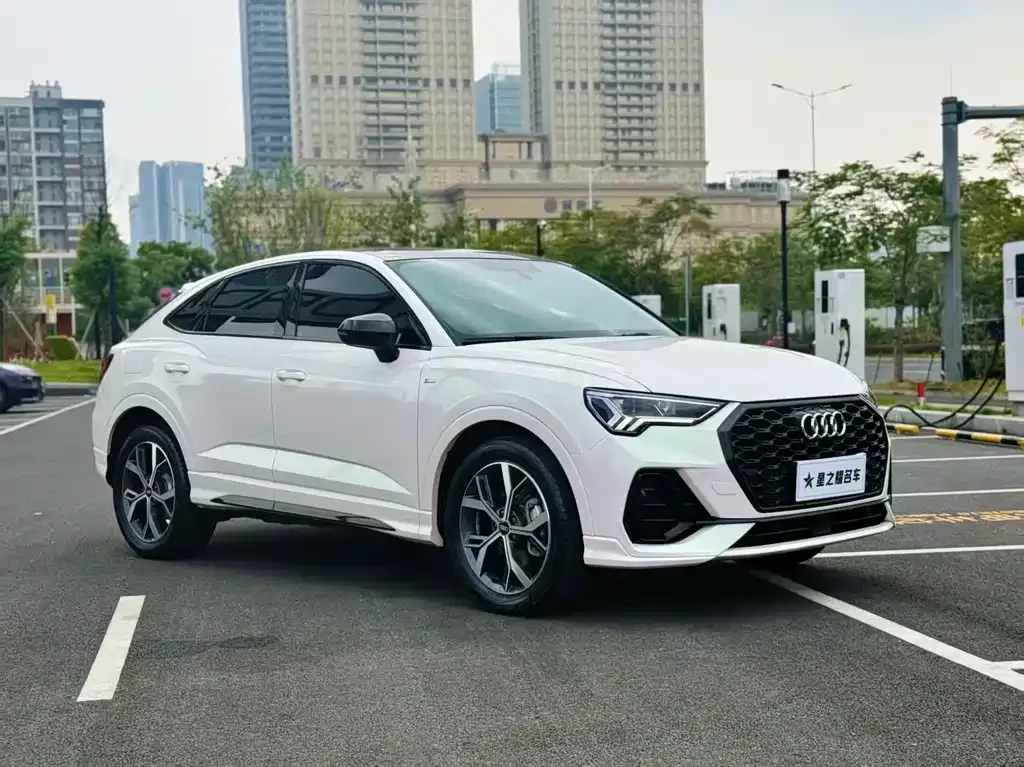 Audi Q3 Sportback — фото 10