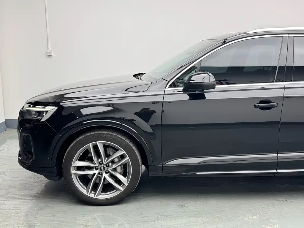 Audi Q7 — фото 10
