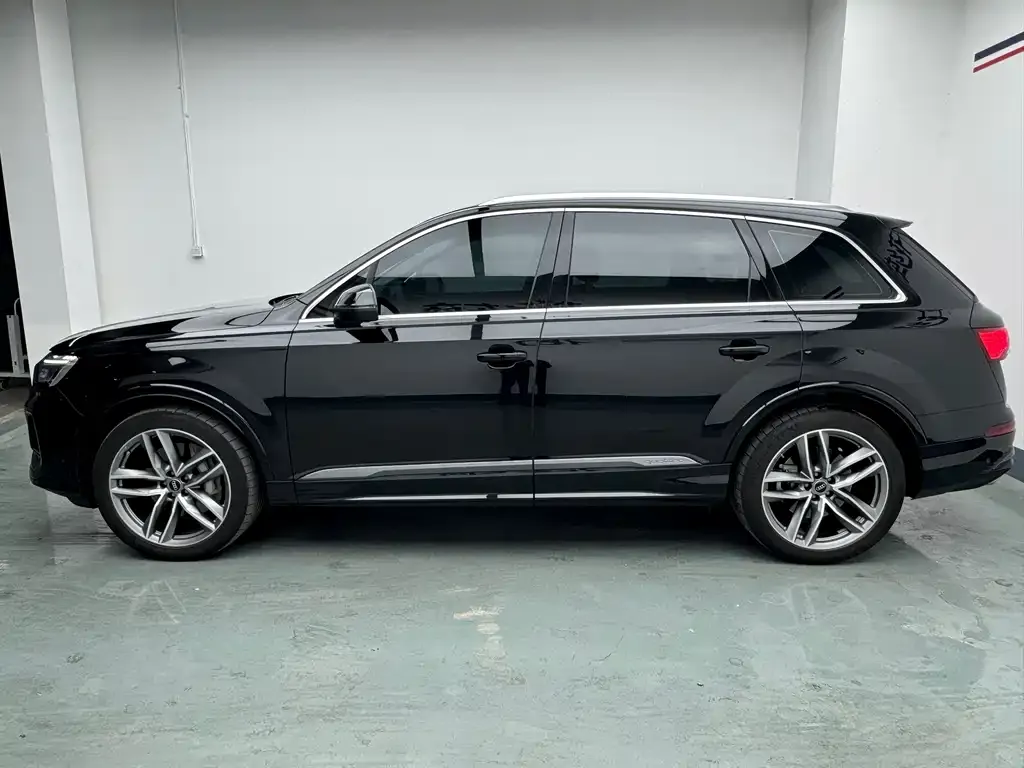 Audi Q7 — фото 9