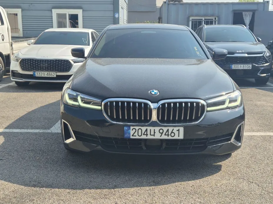 BMW 5-Series — фото 1
