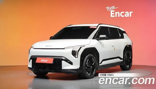 Kia EV3 — фото 1