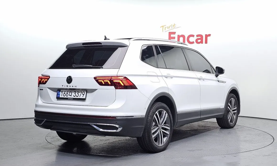 Volkswagen Tiguan — фото 4