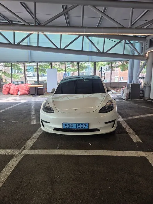 Tesla Model 3 — фото 4