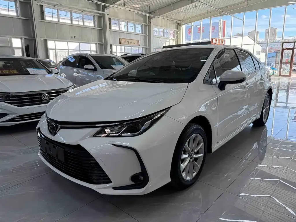 Toyota Corolla — фото 1