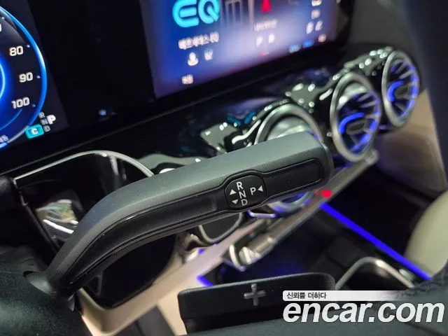 Mercedes-Benz EQA — фото 10