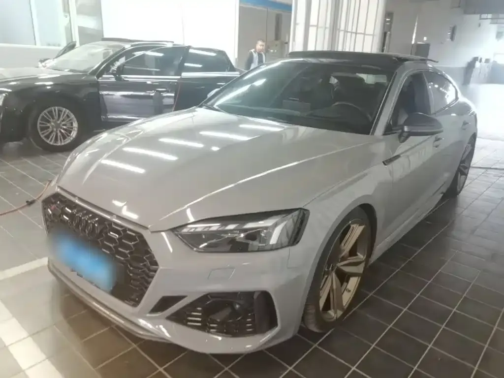 Audi RS 5 — фото 1