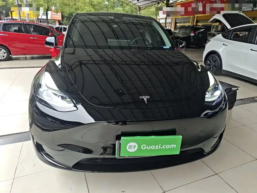 Tesla Model Y — фото 8