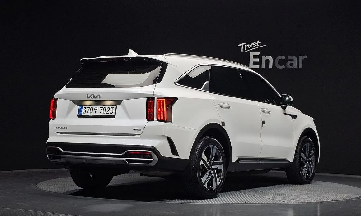 Kia Sorento — фото 8