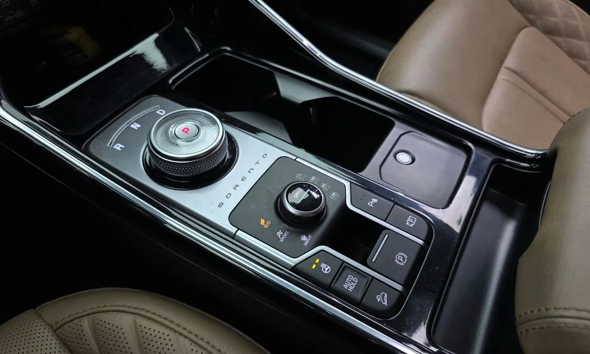 Kia Sorento — фото 7