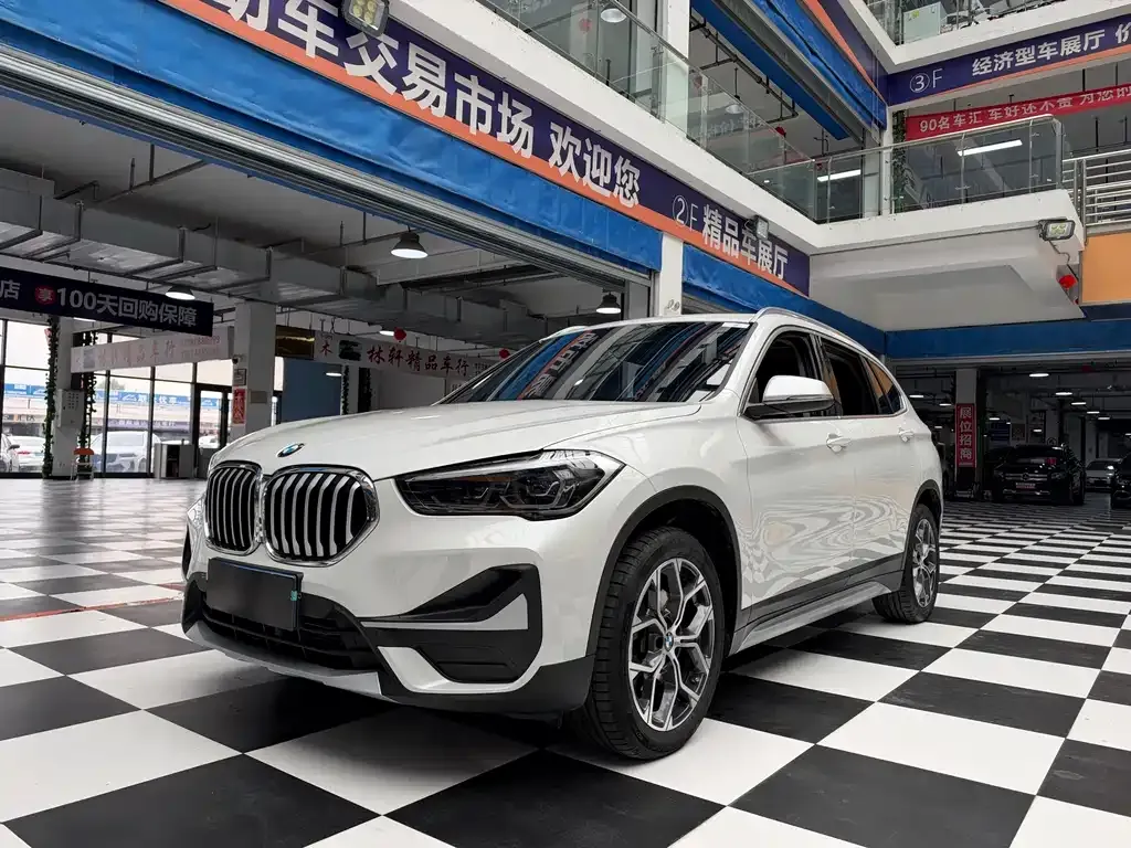 BMW X1 — фото 1
